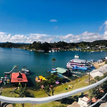 Aptos Vista Al Embalse, Frente Al Lago, Restaurantes, Bares Guatapé Εξωτερικό φωτογραφία