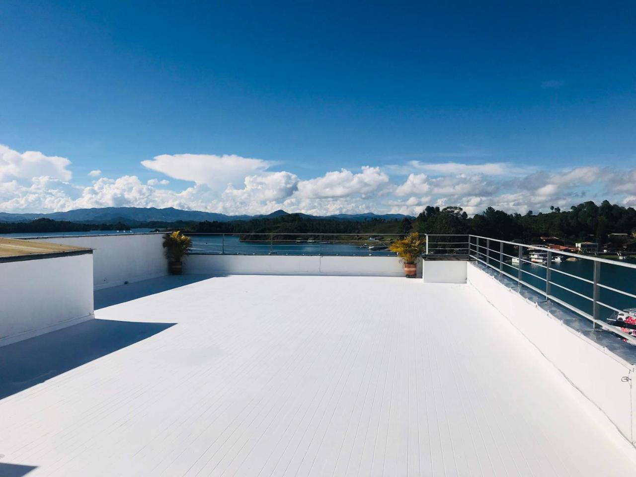 Aptos Vista Al Embalse, Frente Al Lago, Restaurantes, Bares Guatapé Εξωτερικό φωτογραφία